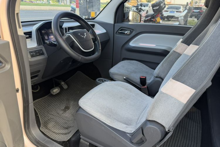 Used Wuling Hongguang MINIEV 2021 Macaron Premium Model – Lithium Iron Phosphate Interior 3