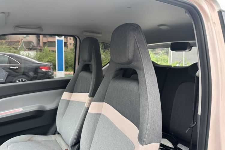 Used Wuling Hongguang MINIEV 2021 Macaron Premium Model – Lithium Iron Phosphate Interior 4