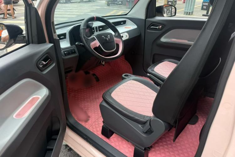 Used Wuling Hongguang MINIEV 2021 Macaron Premium Model – Lithium Iron Phosphate Interior 4