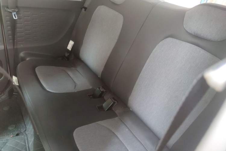 Used Wuling Hongguang MINIEV 2021 Macaron Fashion Model Lithium Iron Phosphate Interior 4