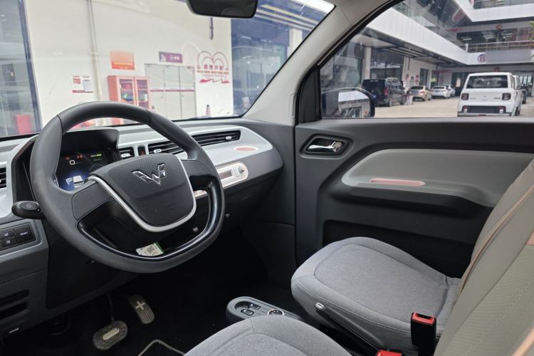 Used Wuling Hongguang MINIEV 2021 Macaron Premium Model – Lithium Iron Phosphate Interior 4