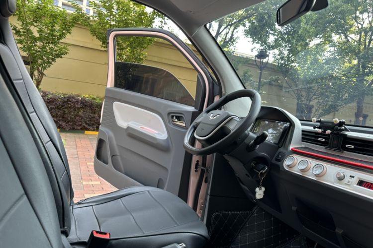 Used Wuling Hongguang MINIEV 2021 Macaron Premium Model – Lithium Iron Phosphate Interior 5