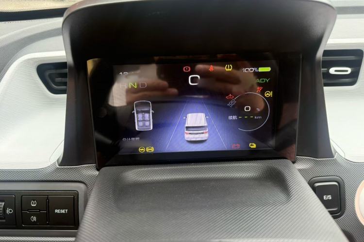 Used Wuling Hongguang MINIEV 2021 Macaron Premium Model – Lithium Iron Phosphate Interior 5