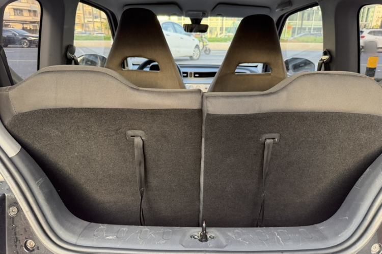 Used Wuling Hongguang MINIEV 2021 Macaron Premium Model – Lithium Iron Phosphate Interior 5
