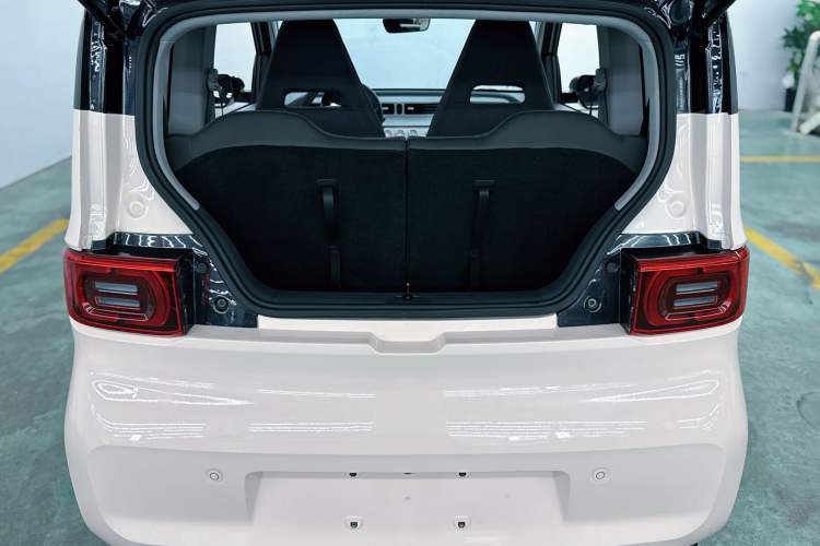 Used Wuling Hongguang MINIEV 2021 Macaron Premium Model – Lithium Iron Phosphate Interior 6