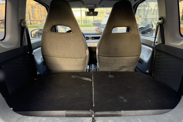Used Wuling Hongguang MINIEV 2021 Macaron Premium Model – Lithium Iron Phosphate Interior 6