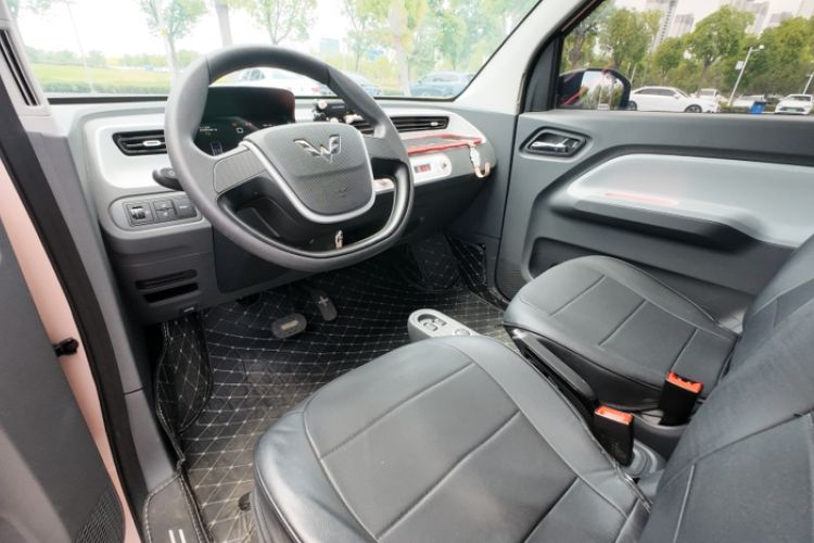 Used Wuling Hongguang MINIEV 2021 Macaron Premium Model – Lithium Iron Phosphate Interior 7