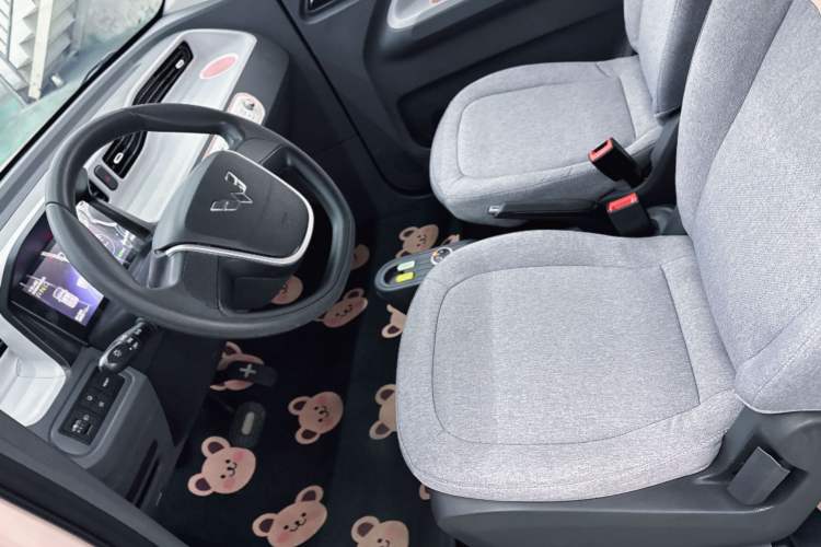 Used Wuling Hongguang MINIEV 2021 Macaron Premium Model – Lithium Iron Phosphate Interior 7