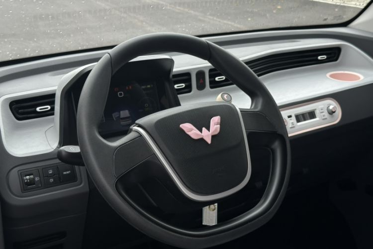 Used Wuling Hongguang MINIEV 2021 Macaron Premium Model – Lithium Iron Phosphate Interior 8