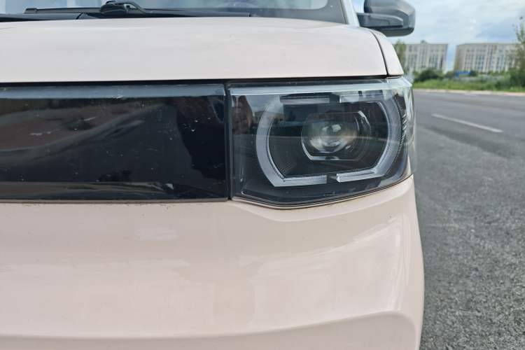 Used Wuling Hongguang MINIEV 2021 Macaron Premium Model – Lithium Iron Phosphate Left Front Headlight