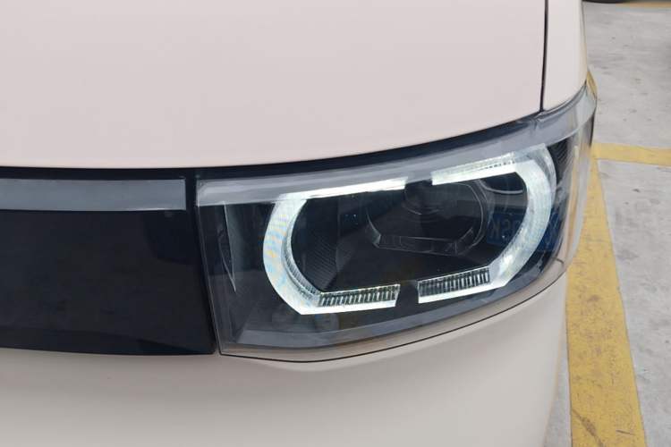 Used Wuling Hongguang MINIEV 2021 Macaron Premium Model – Lithium Iron Phosphate Left Front Headlight