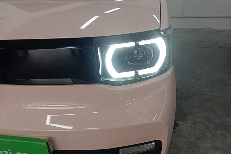 Used Wuling Hongguang MINIEV 2021 Macaron Fashion Edition Lithium-Ion Battery Left Front Headlight