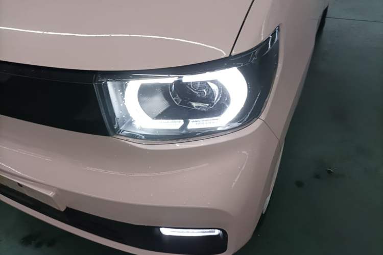 Used Wuling Hongguang MINIEV 2021 Macaron Premium Model – Lithium Iron Phosphate Left Front Headlight
