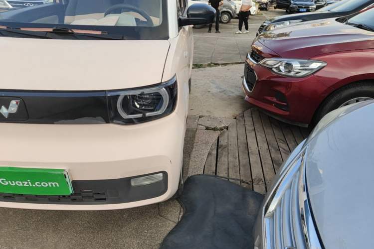 Used Wuling Hongguang MINIEV 2021 Macaron Sandwich Model 170 km Lithium Ternary Left Front Headlight