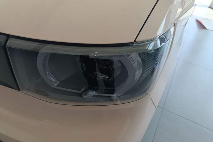 Used Wuling Hongguang MINIEV 2021 Macaron Premium Model – Lithium Iron Phosphate Left Front Headlight