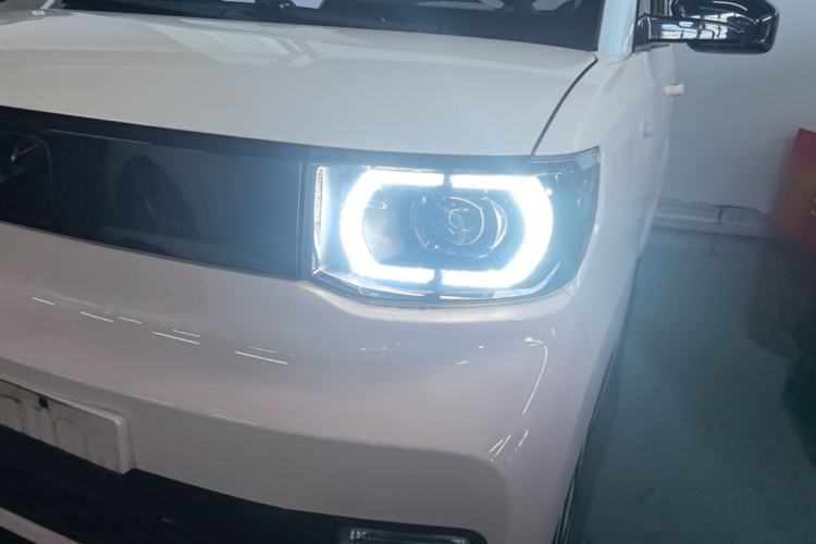 Used Wuling Hongguang MINIEV 2021 Macaron Sandwich Model 170 km Lithium Ternary Left Front Headlight