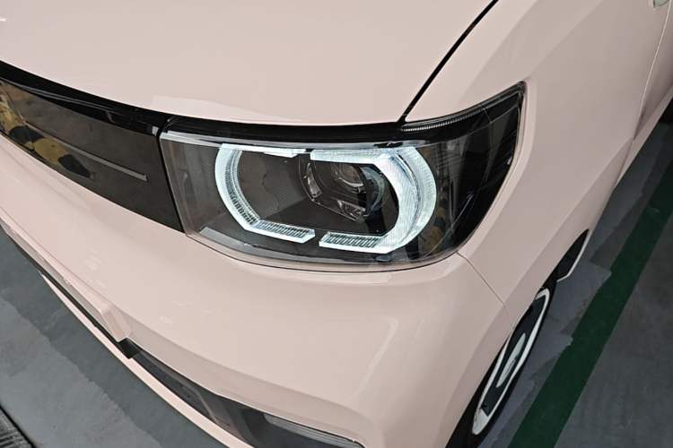 Used Wuling Hongguang MINIEV 2021 Macaron Sandwich Model 170 km Lithium Iron Phosphate Left Front Headlight