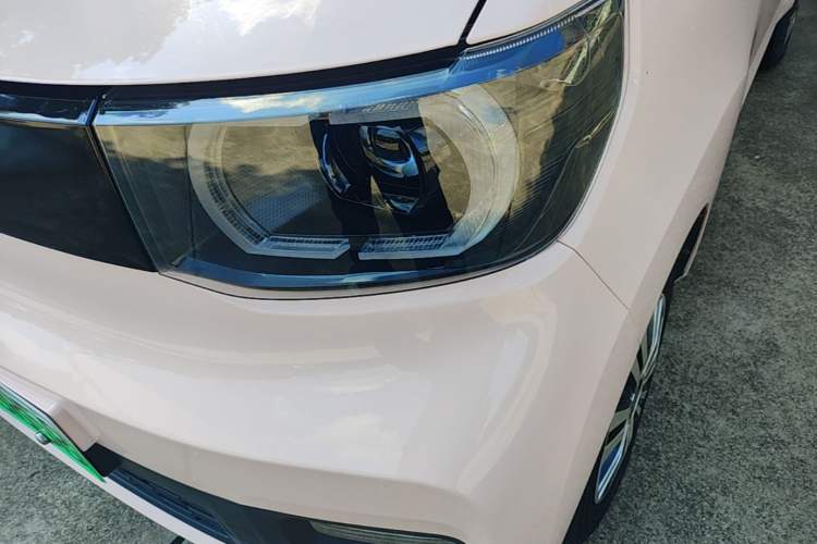 Used Wuling Hongguang MINIEV 2021 Macaron Sandwich Model 170 km Lithium Ternary Left Front Headlight