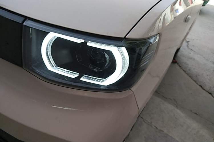Used Wuling Hongguang MINIEV 2021 Macaron Fashion Model Lithium Iron Phosphate Left Front Headlight