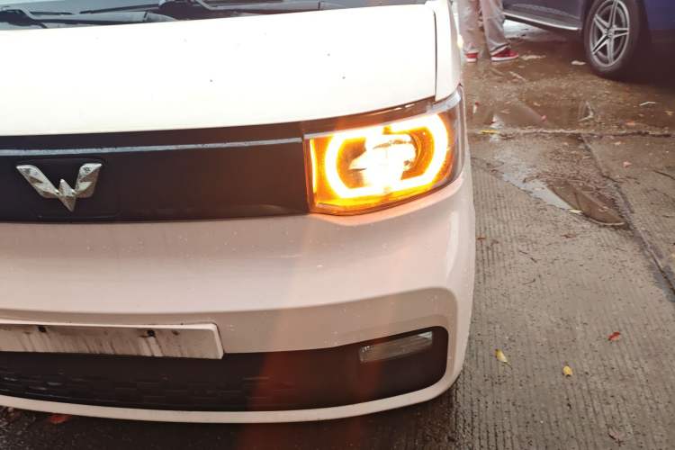 Used Wuling Hongguang MINIEV 2021 Macaron Premium Model – Lithium Iron Phosphate Left Front Headlight