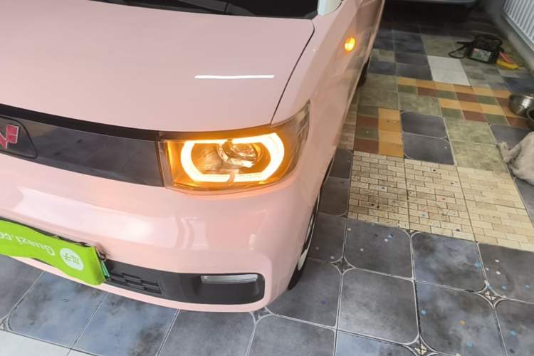 Used Wuling Hongguang MINIEV 2021 Macaron Premium Model – Lithium-NMC Left Front Headlight