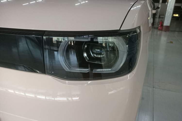 Used Wuling Hongguang MINIEV 2021 Macaron Fashion Model Lithium Iron Phosphate Left Front Headlight