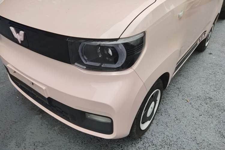 Used Wuling Hongguang MINIEV 2021 Macaron Fashion Edition Lithium-Ion Battery Left Front Headlight