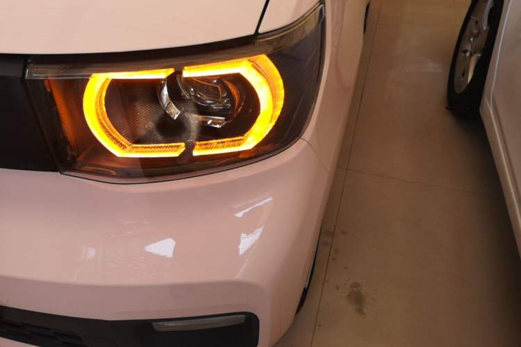 Used Wuling Hongguang MINIEV 2021 Macaron Premium Model – Lithium Iron Phosphate Left Front Headlight