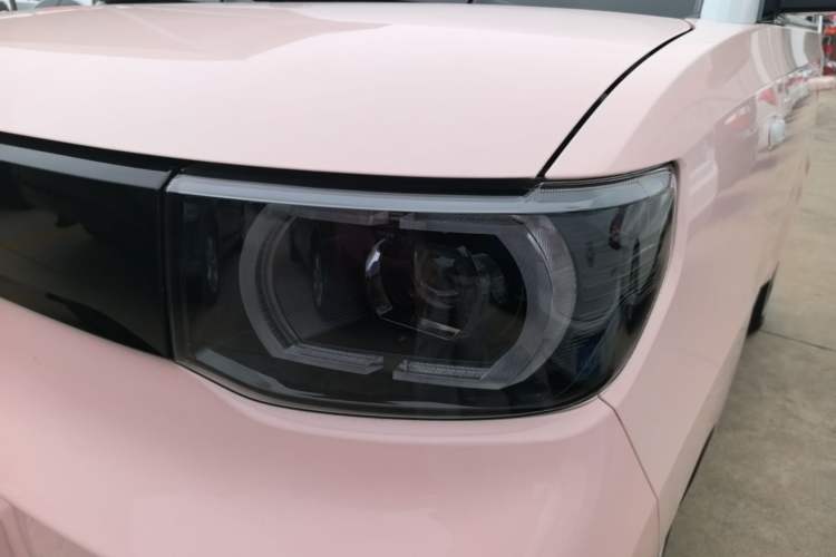 Used Wuling Hongguang MINIEV 2021 Macaron Fashion Model Lithium Iron Phosphate Left Front Headlight