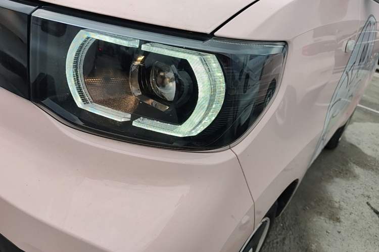Used Wuling Hongguang MINIEV 2021 Macaron Fashion Model Lithium Iron Phosphate Left Front Headlight