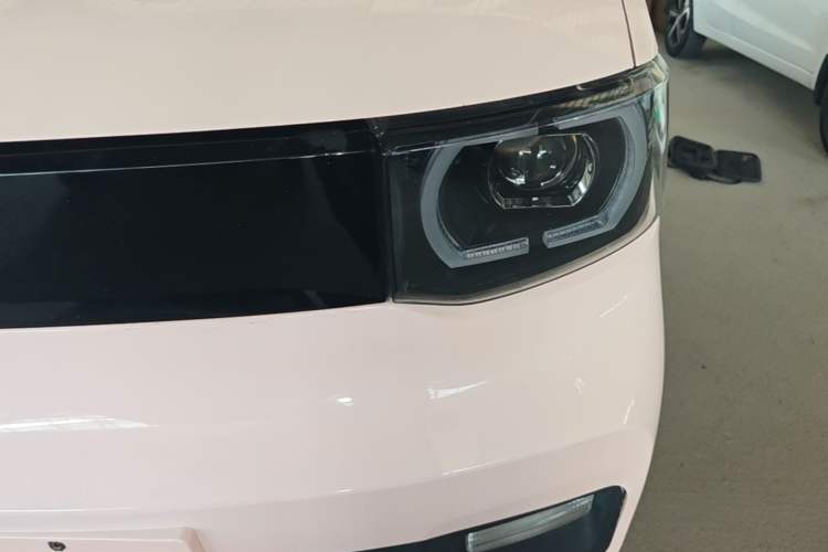 Used Wuling Hongguang MINIEV 2021 Macaron Premium Model – Lithium Iron Phosphate Left Front Headlight
