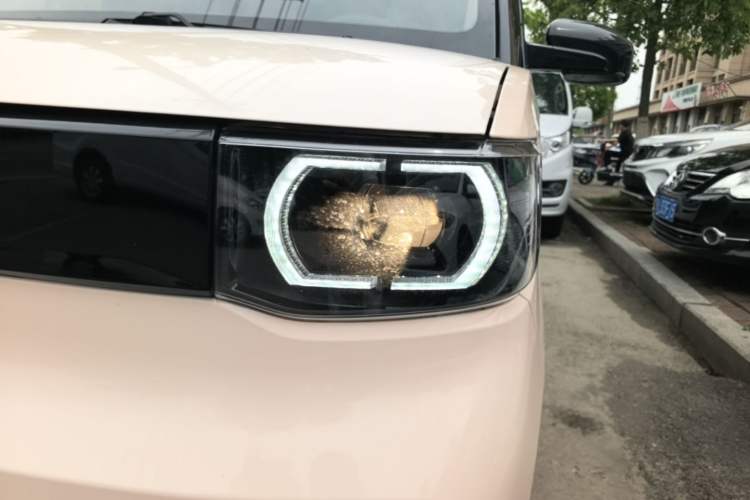 Used Wuling Hongguang MINIEV 2021 Macaron Premium Model – Lithium-NMC Left Front Headlight
