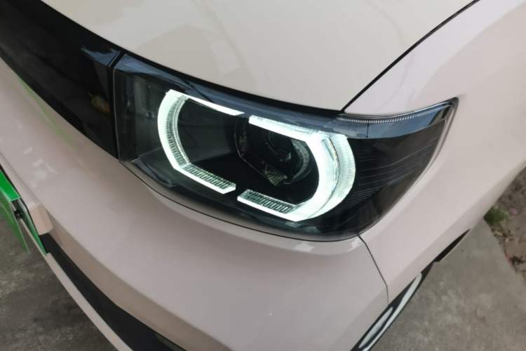 Used Wuling Hongguang MINIEV 2021 Macaron Premium Model – Lithium Iron Phosphate Left Front Headlight