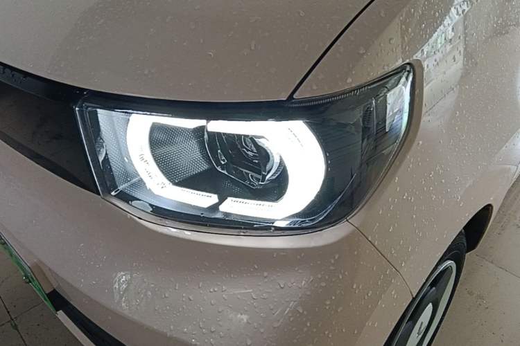 Used Wuling Hongguang MINIEV 2021 Macaron Premium Model – Lithium Iron Phosphate Left Front Headlight
