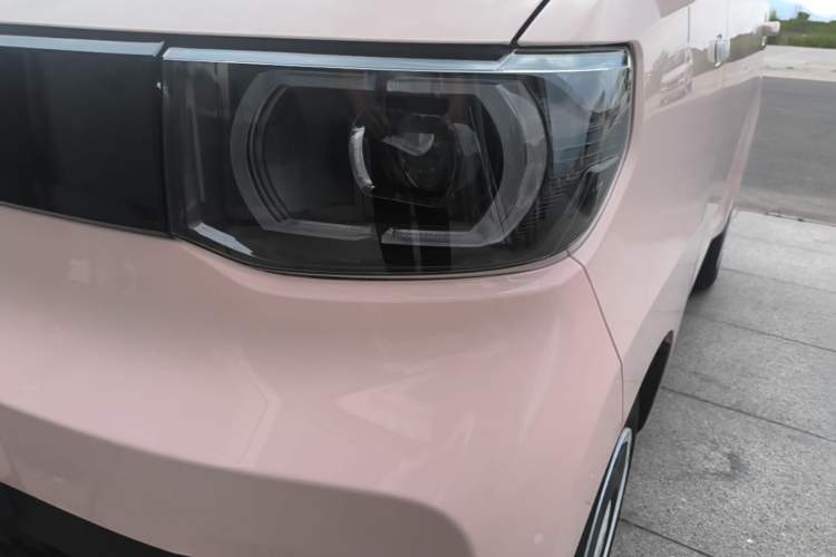 Used Wuling Hongguang MINIEV 2021 Macaron Fashion Model Lithium Iron Phosphate Left Front Headlight