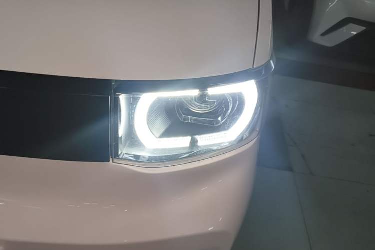Used Wuling Hongguang MINIEV 2021 Macaron Fashion Model Lithium Iron Phosphate Left Front Headlight