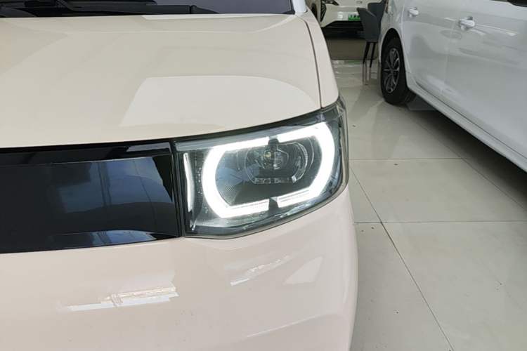 Used Wuling Hongguang MINIEV 2021 Macaron Fashion Model Lithium Iron Phosphate Left Front Headlight