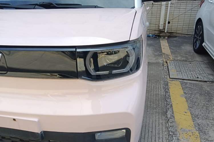 Used Wuling Hongguang MINIEV 2021 Macaron Premium Model – Lithium Iron Phosphate Left Front Headlight
