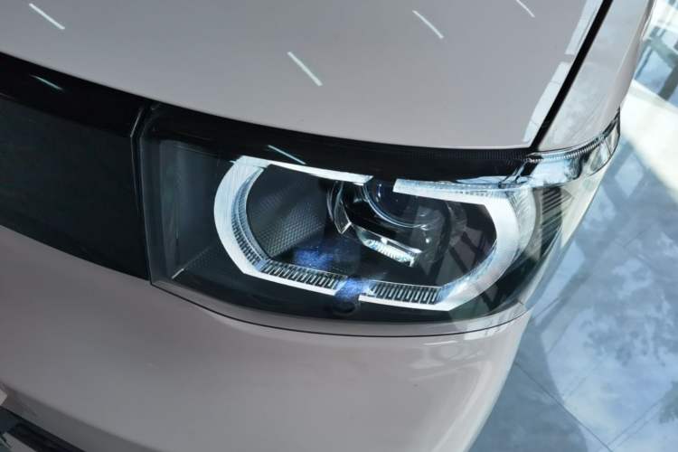Used Wuling Hongguang MINIEV 2021 Macaron Premium Model – Lithium Iron Phosphate Left Front Headlight