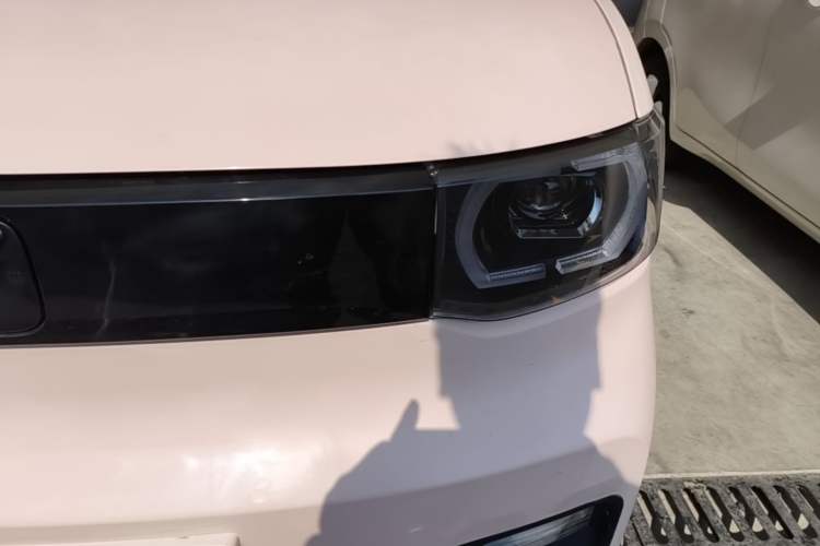 Used Wuling Hongguang MINIEV 2021 Macaron Premium Model – Lithium Iron Phosphate Left Front Headlight