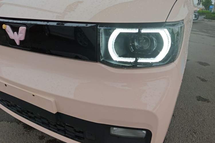 Used Wuling Hongguang MINIEV 2021 Macaron Premium Model – Lithium Iron Phosphate Left Front Headlight