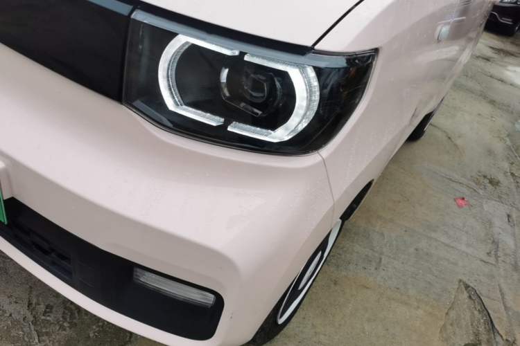 Used Wuling Hongguang MINIEV 2021 Macaron Sandwich Model 170 km Lithium Iron Phosphate Left Front Headlight