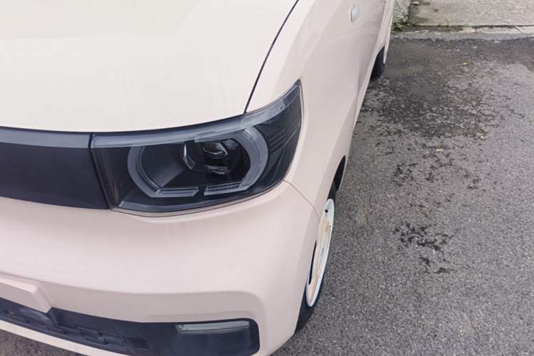 Used Wuling Hongguang MINIEV 2021 Macaron Premium Model – Lithium Iron Phosphate Left Front Headlight