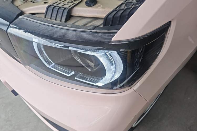 Used Wuling Hongguang MINIEV 2021 Macaron Fashion Edition Lithium-Ion Battery Left Front Headlight