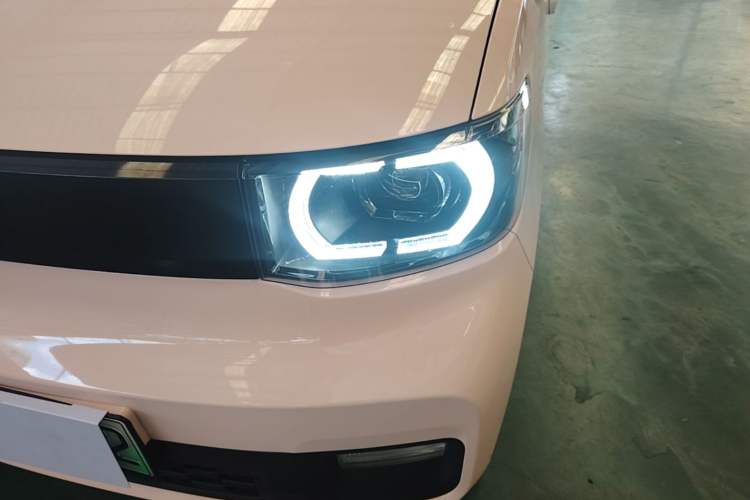Used Wuling Hongguang MINIEV 2021 Macaron Fashion Model Lithium Iron Phosphate Left Front Headlight