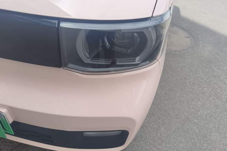 Used Wuling Hongguang MINIEV 2021 Macaron Fashion Model Lithium Iron Phosphate Left Front Headlight