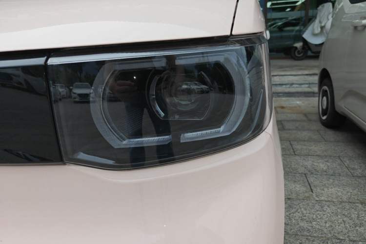 Used Wuling Hongguang MINIEV 2021 Macaron Premium Model – Lithium Iron Phosphate Left Front Headlight