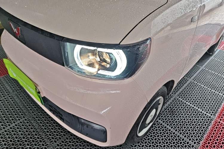 Used Wuling Hongguang MINIEV 2021 Macaron Premium Model – Lithium Iron Phosphate Left Front Headlight