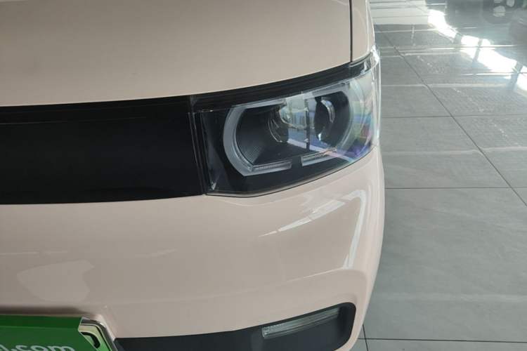 Used Wuling Hongguang MINIEV 2021 Macaron Fashion Edition Lithium-Ion Battery Left Front Headlight