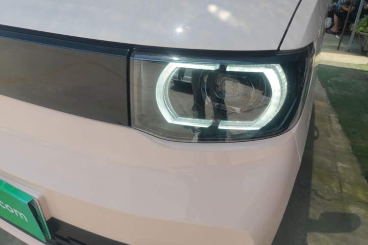 Used Wuling Hongguang MINIEV 2021 Macaron Premium Model – Lithium-NMC Left Front Headlight